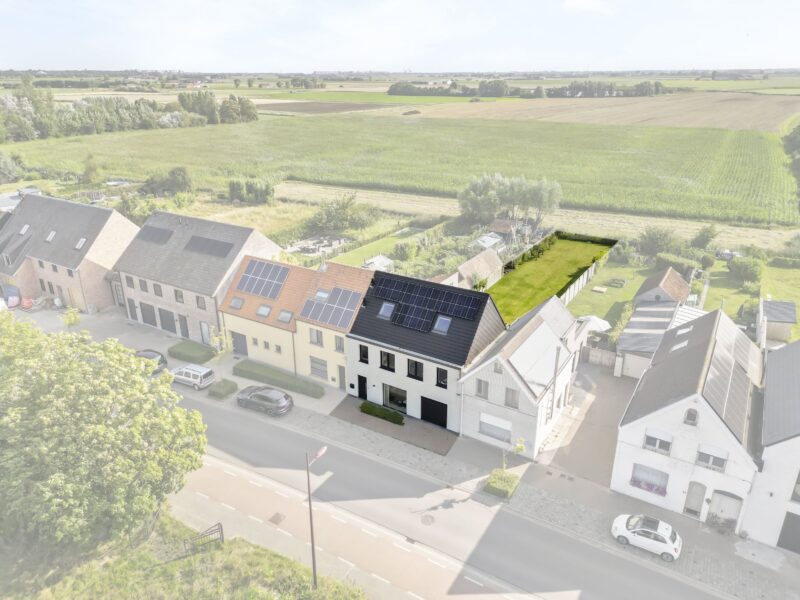 Moderne gerenoveerde woning met landelijk uitzicht te Vlissegem