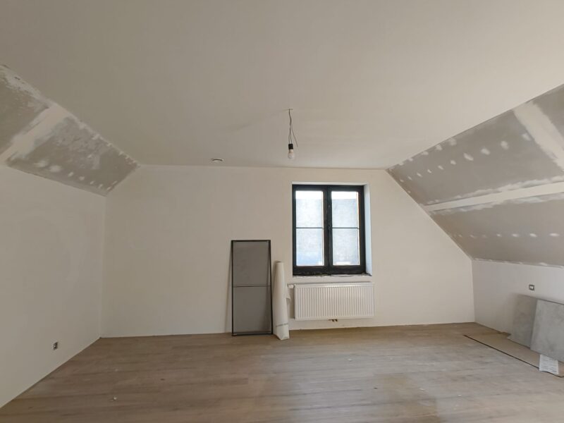 Ruime nieuwbouwwoning met terras in hartje Stalhille