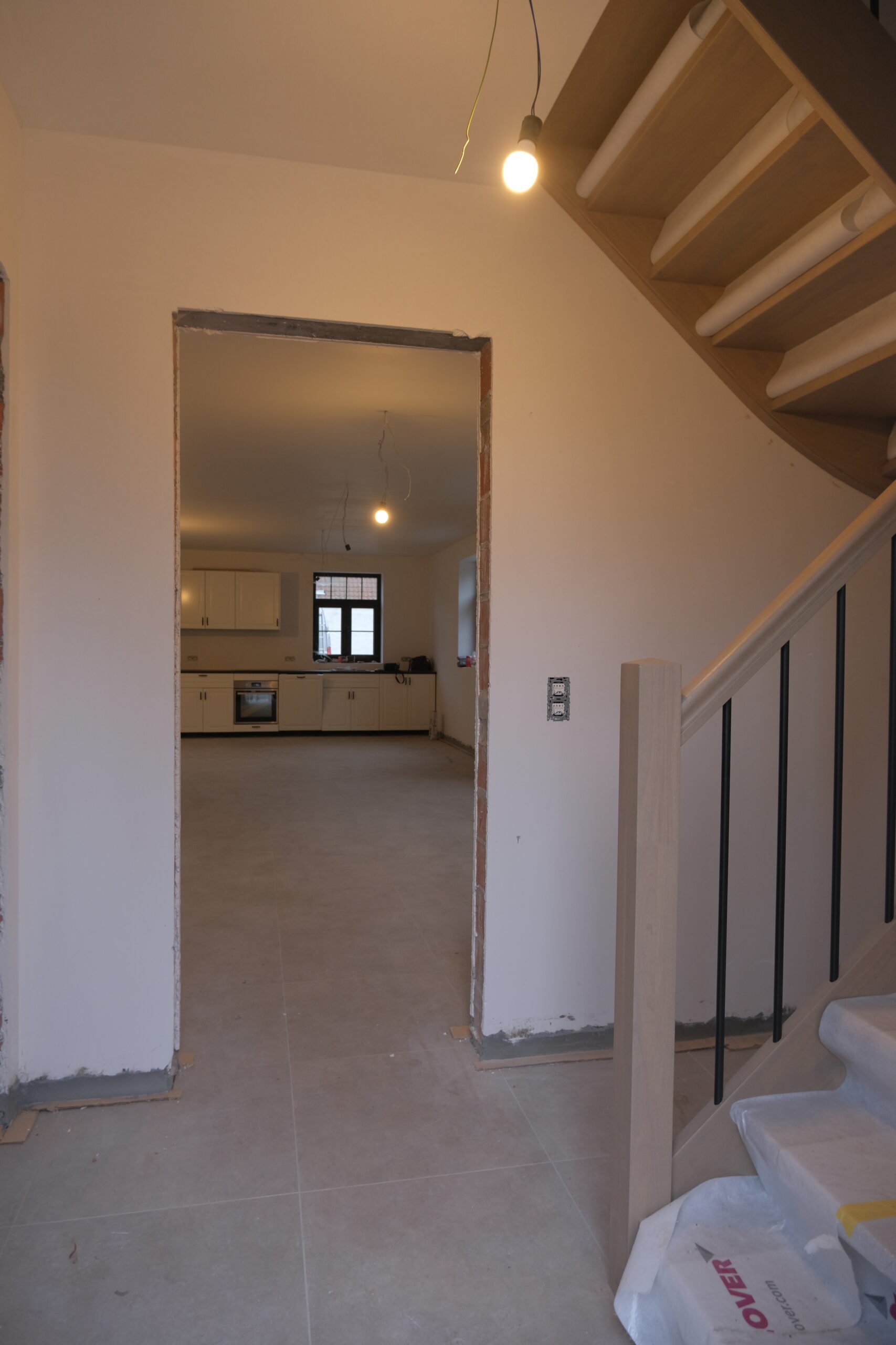 Ruime nieuwbouwwoning met terras in hartje Stalhille