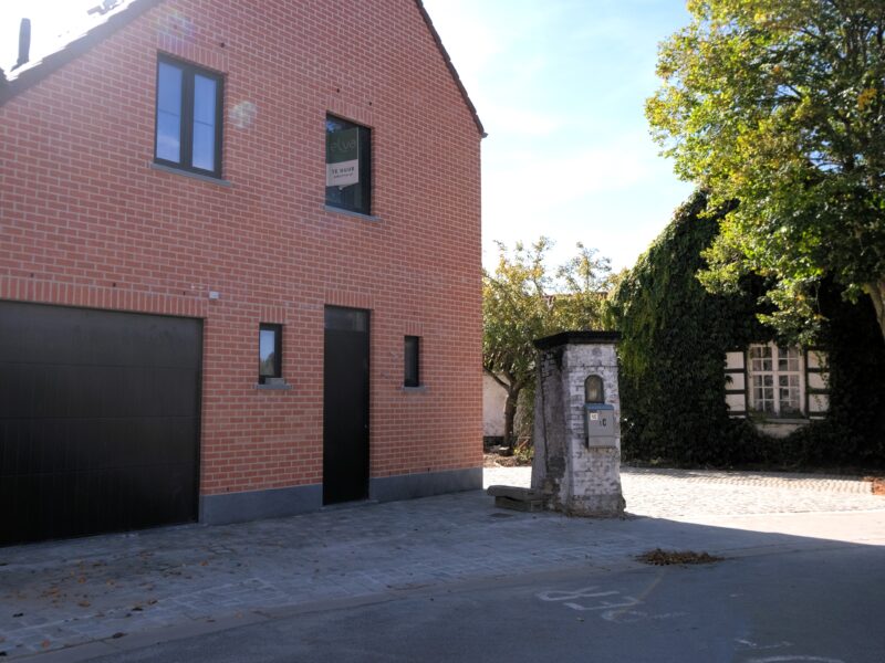 Ruime nieuwbouwwoning met terras in hartje Stalhille