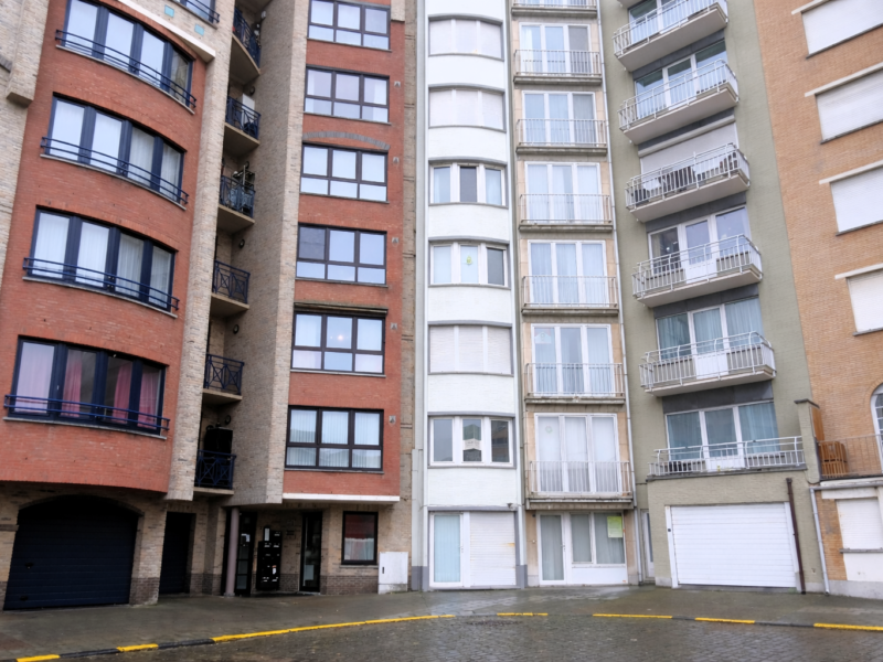 Gelijkvloersappartement op de zeedijk te Wenduine